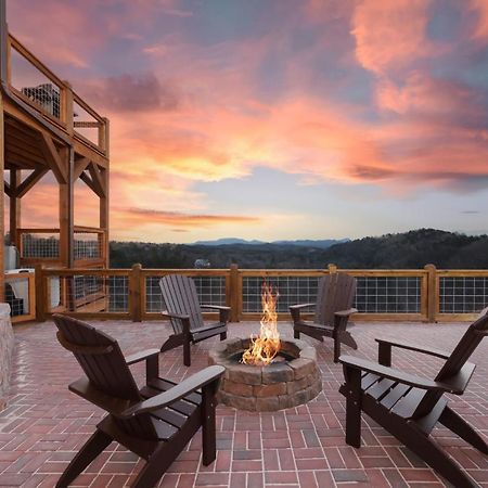 Splash Mountain Pool Hot Tub Theater Game Room Sevierville Exterior photo
