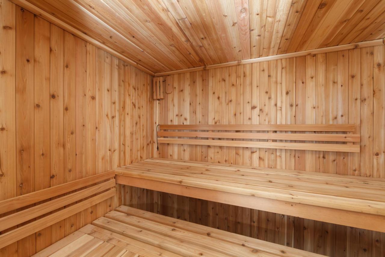 Splash Mountain Pool Hot Tub Theater Game Room Sevierville Exterior photo