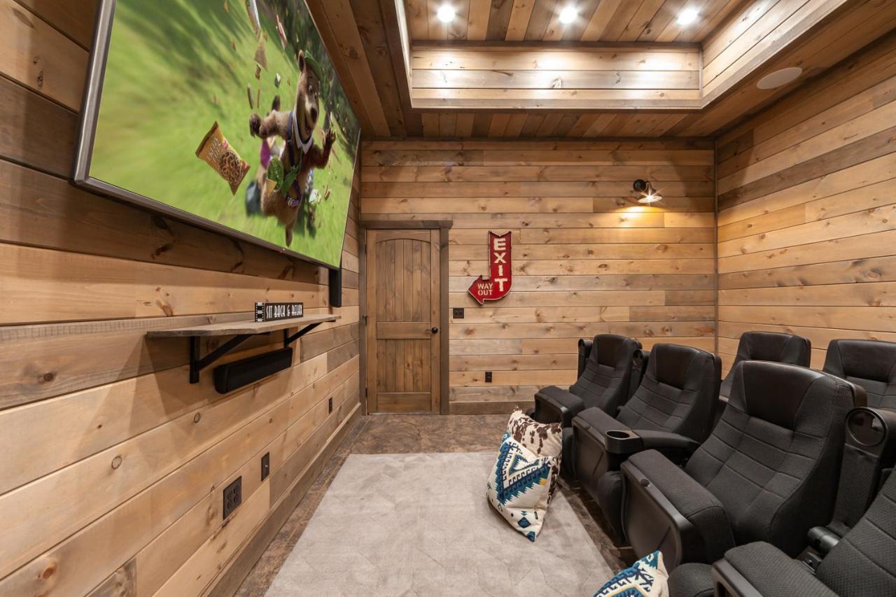 Splash Mountain Pool Hot Tub Theater Game Room Sevierville Exterior photo
