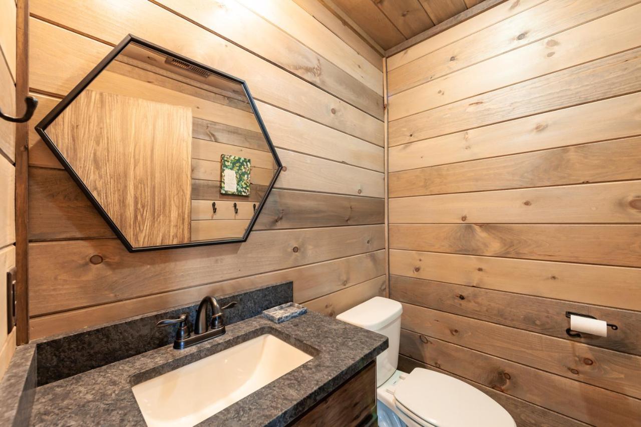 Splash Mountain Pool Hot Tub Theater Game Room Sevierville Exterior photo