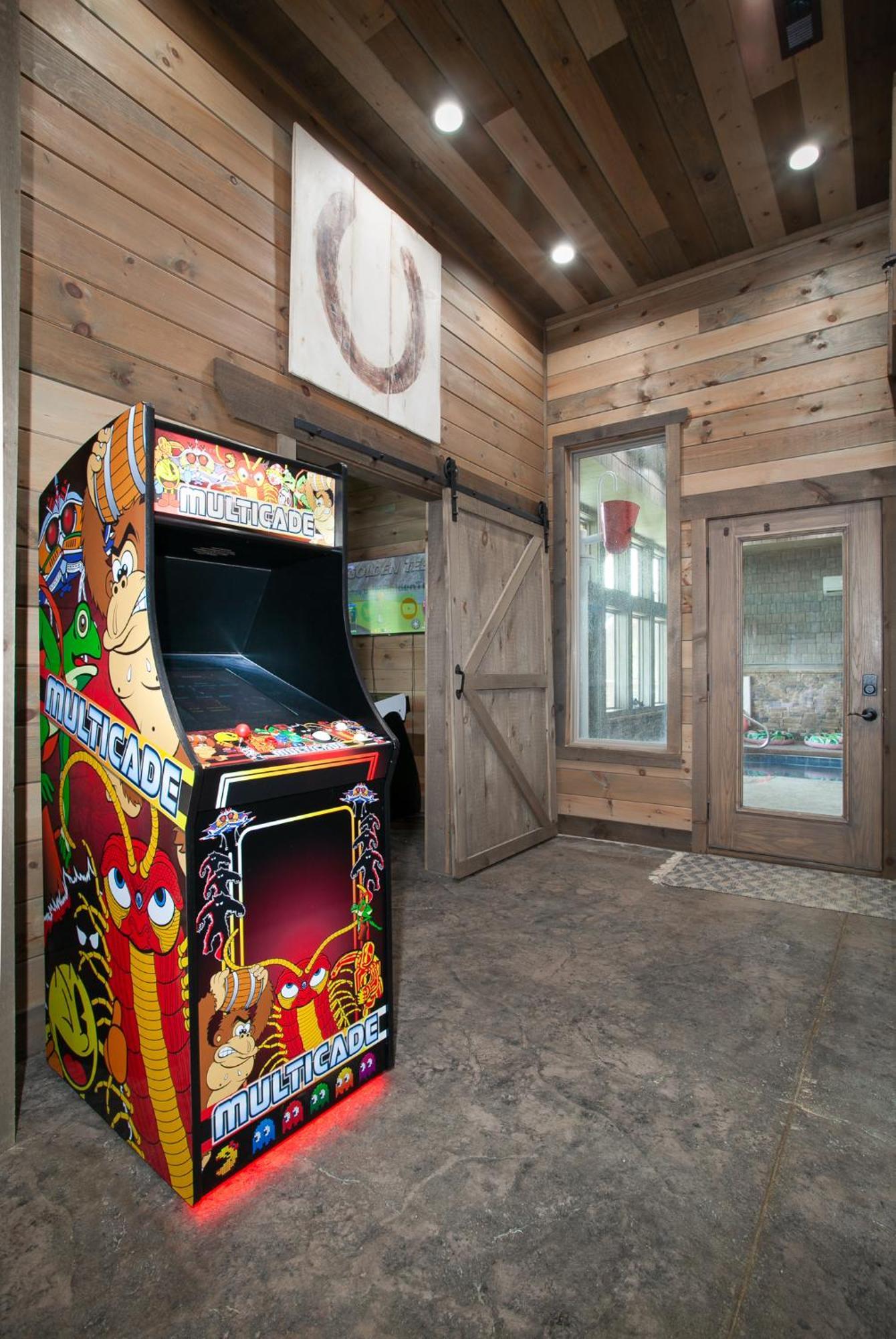 Splash Mountain Pool Hot Tub Theater Game Room Sevierville Exterior photo